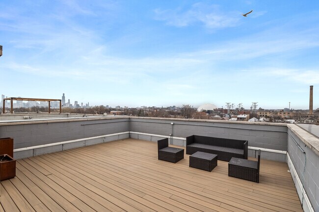 Building Photo - 2625 W Chicago Ave