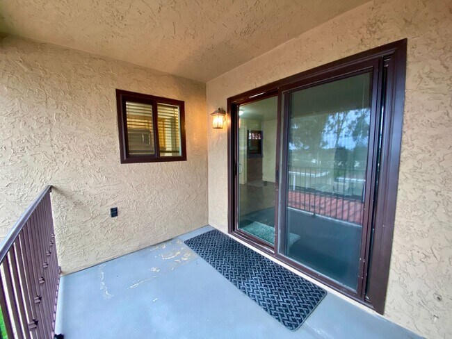 Building Photo - Spacious Two Bedroom featuring Ensuite Bathrooms! TWO ASSIGNED PARKING SPACES! Air Conditioning I...