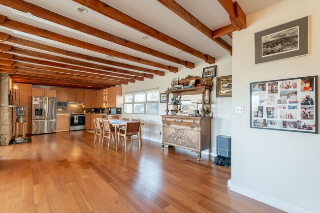 Building Photo - 1902 E Cortez St