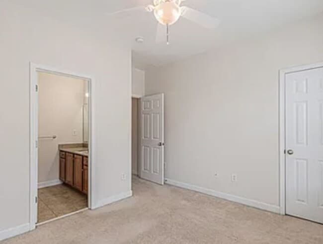 Building Photo - Reduced! Market Common townhouse with garage!!