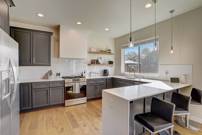 Building Photo - 124 Homer Ave SW