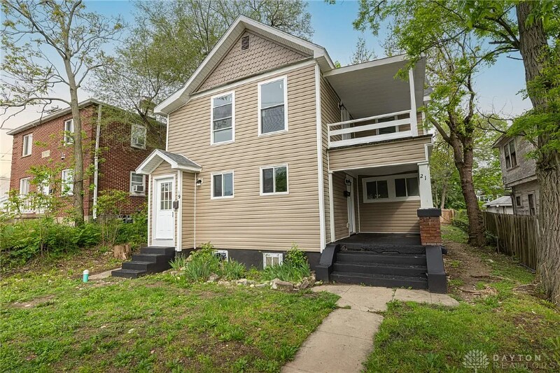 Primary Photo - 19 Ridge Ave