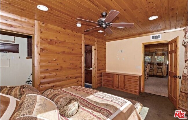 Building Photo - 1165 Green Mountain Dr