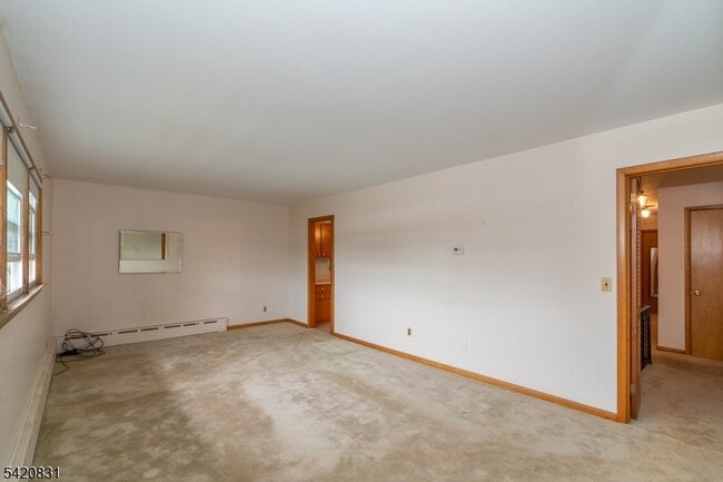 Building Photo - 300 Mitchell Ave