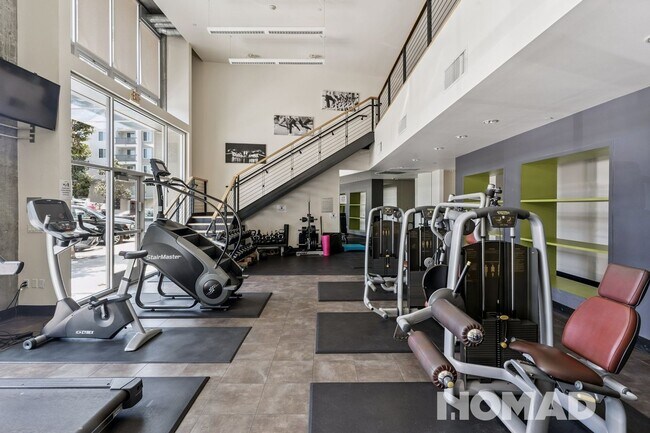 Building Photo - Large 1 Bedroom in Jack London Oakland w/ ...