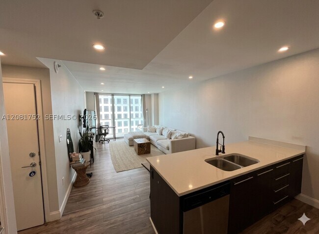 Building Photo - 500 Brickell Ave
