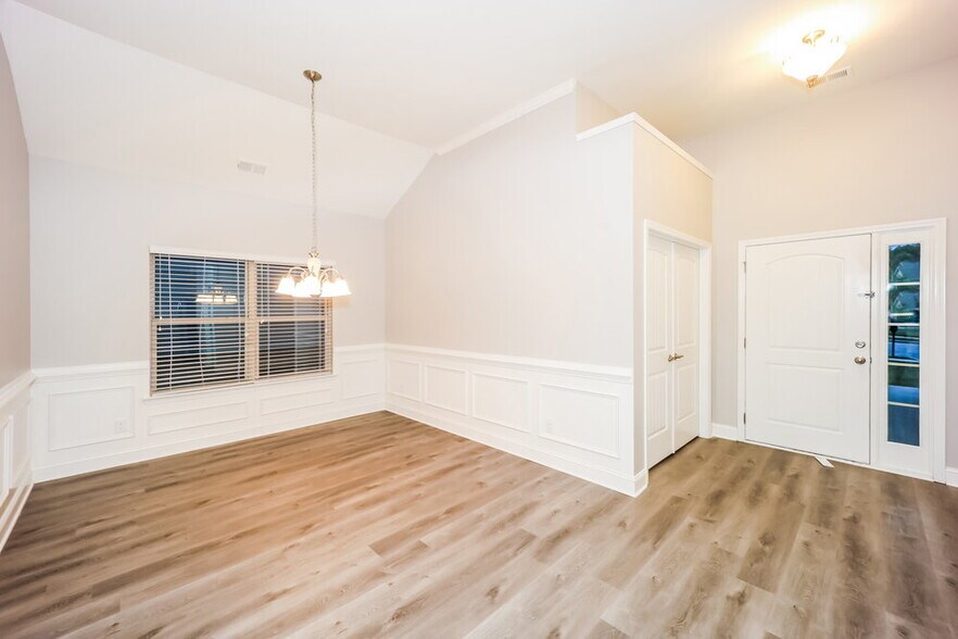 Building Photo - 4890 Summersun Dr