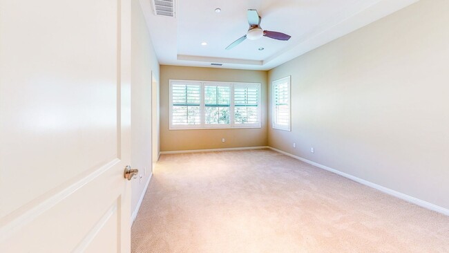 Building Photo - Beautiful Upgraded Stonegate 3 bedroom / 2.5 bath home