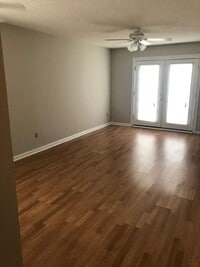 Building Photo - 118 Lullwater Dr