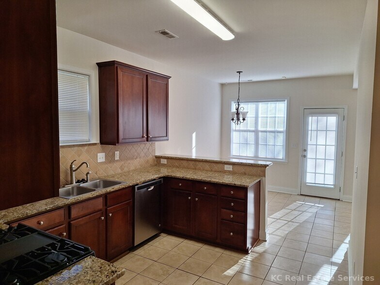 Building Photo - 17317 Grand Central Way