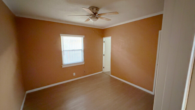 Building Photo - 4873 Ascot Ave