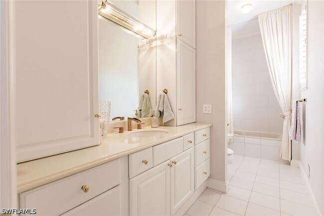 Building Photo - 376 Leatherfern Ln