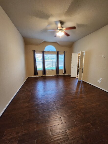 Building Photo - 8622 Austin Thomas Dr