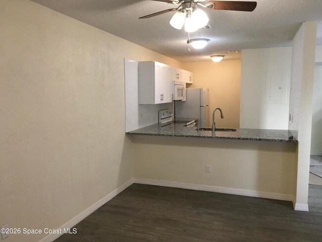 Building Photo - 1030 Abada Ct NE