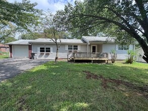Building Photo - 1709 Oak Hill Dr S