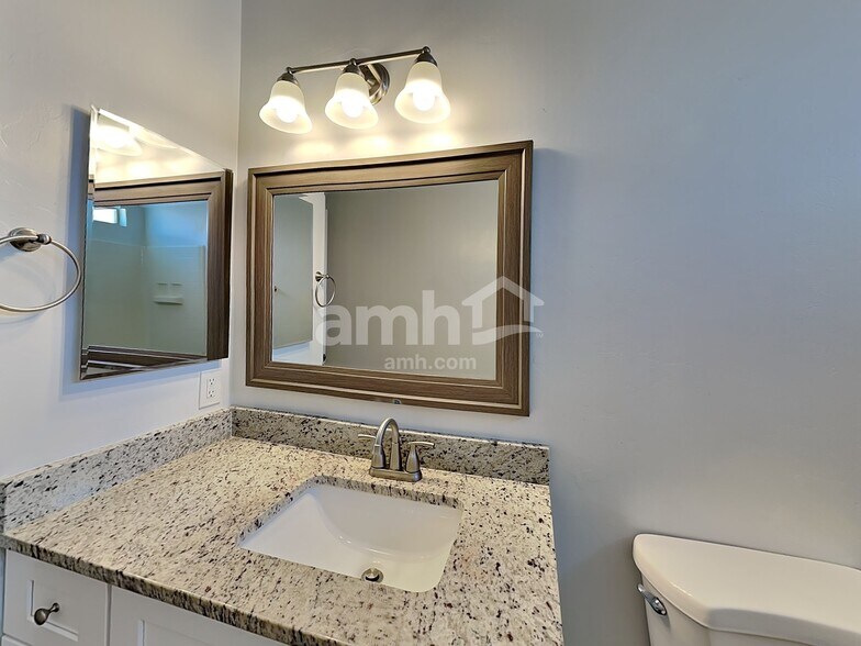 Building Photo - 11320 Harvester