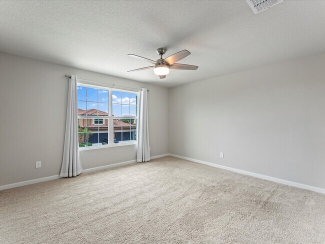 Building Photo - 719 Simeon Dr