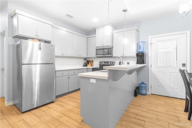 Building Photo - 17 S Colt Ln