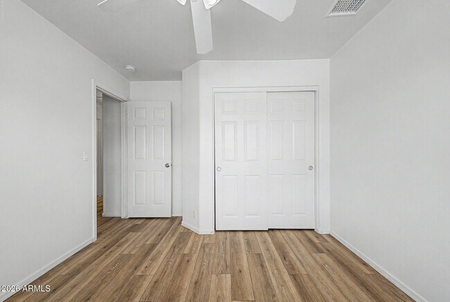 Building Photo - 930 E Harwell Rd