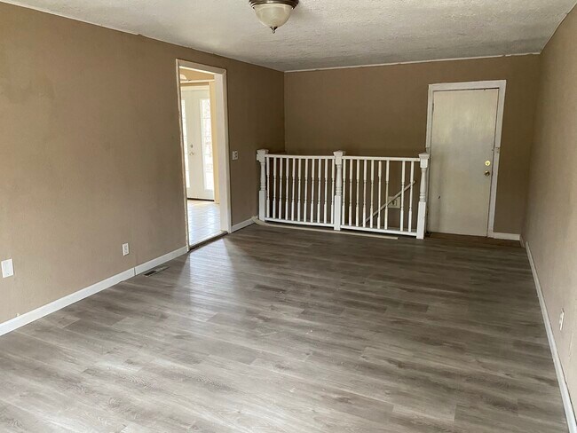 Building Photo - 10401 Richmond Ave