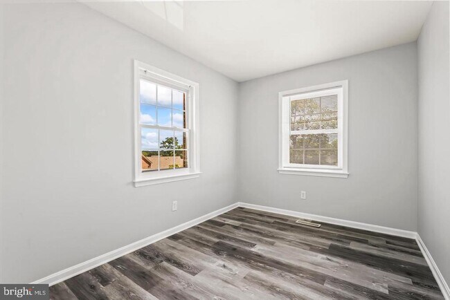 Building Photo - 9904 Hagel Cir