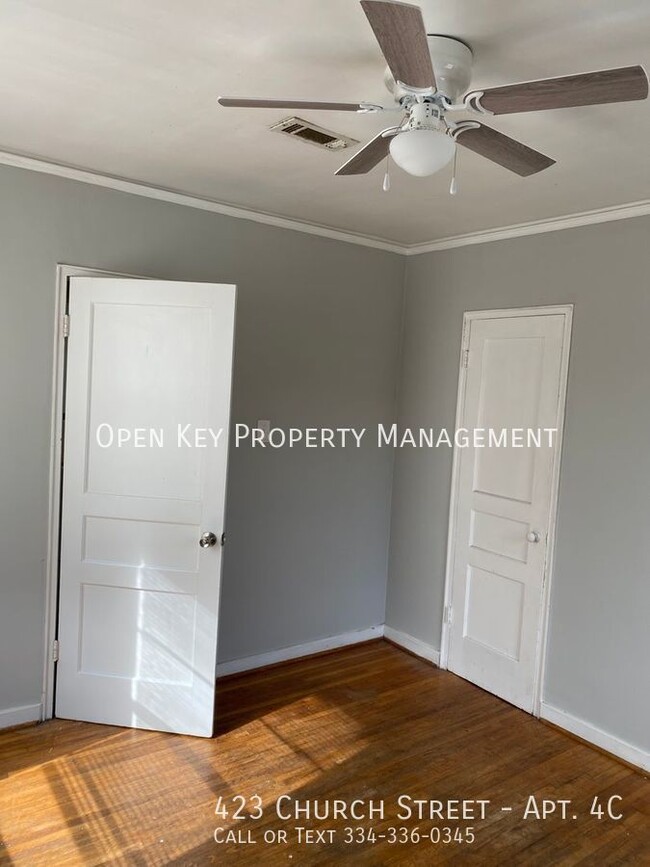 Building Photo - Beautiful Apartment For Rent Near Downtown...