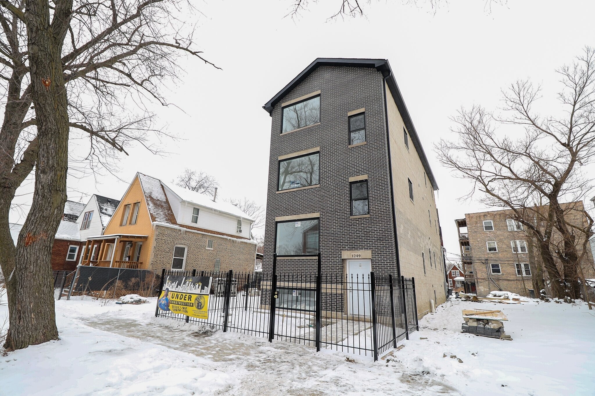 Building Photo - 1249 S Kedvale Ave