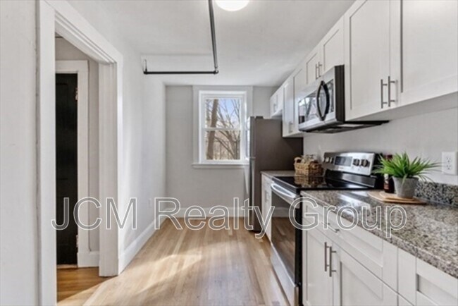 Primary Photo - 40 Butler Rd