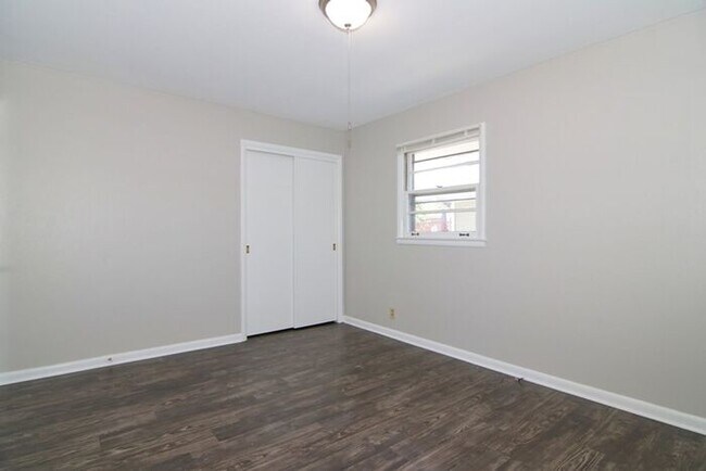 Building Photo - GREAT LAWRENCE TOWNSHIP HOME!