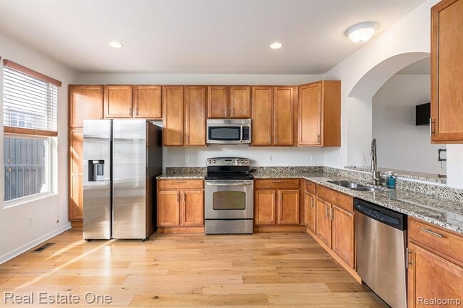 Building Photo - 27999 Middleton Dr