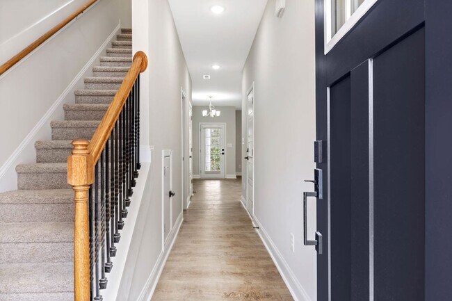 Building Photo - Luxury New 3BR Townhomes | Garage + Pool |...