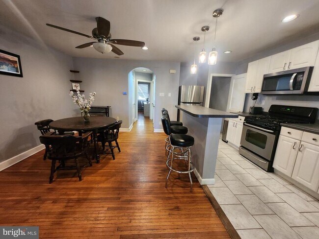 Building Photo - 5819 Bustleton Ave