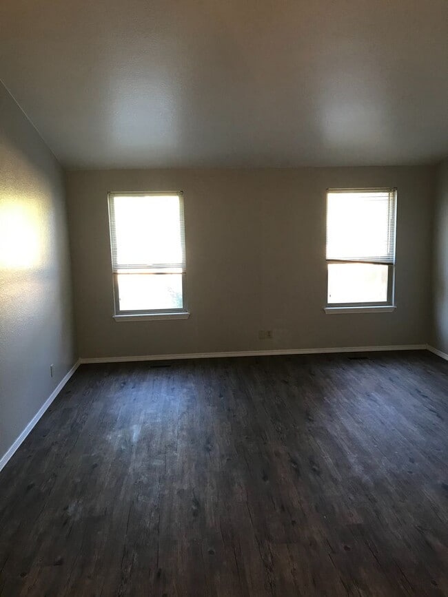 Building Photo - Coming in March – Beautiful Single-Story Home with Dual Living Spaces & Fenced Yard