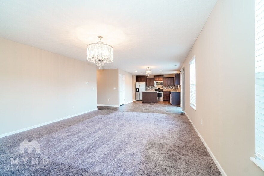 Building Photo - 5630 Branchville Dr