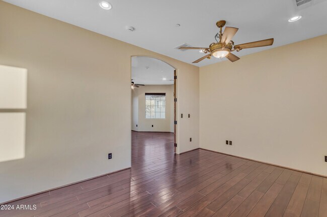 Building Photo - 2322 E Samantha Way
