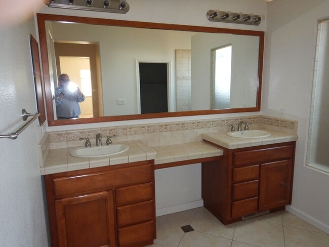 Building Photo - Gorgeous 3 D’ Andrea Ranch home