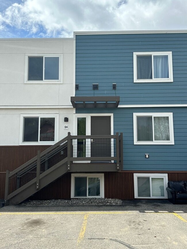 Building Photo - Yacht Club Condo - Great 3 Bedroom/2 Bath Unit w/Lake Access
