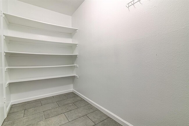 Building Photo - 1605 Dale Cove