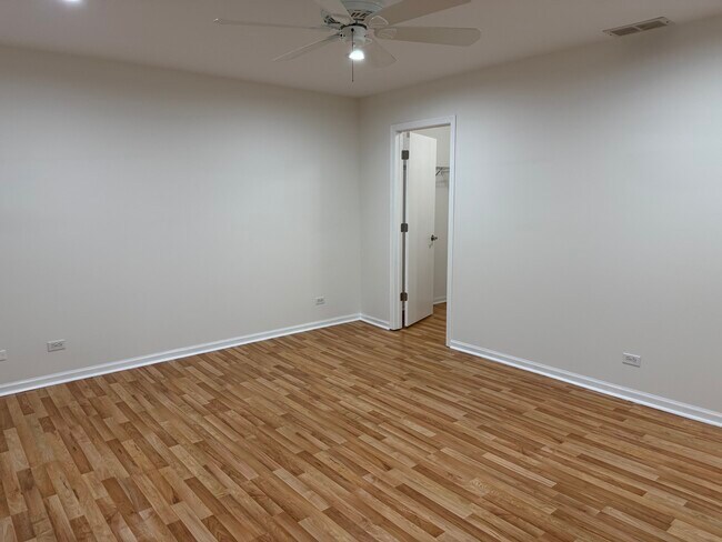 Building Photo - 362 Town Pl Cir