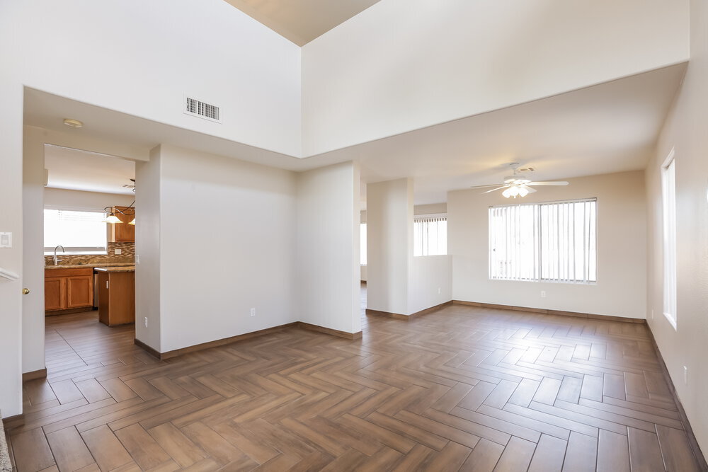 Building Photo - 2210 W St Catherine Ave