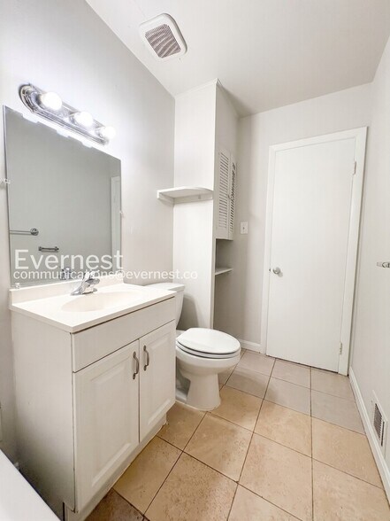 Building Photo - 14806 Bryan Ct