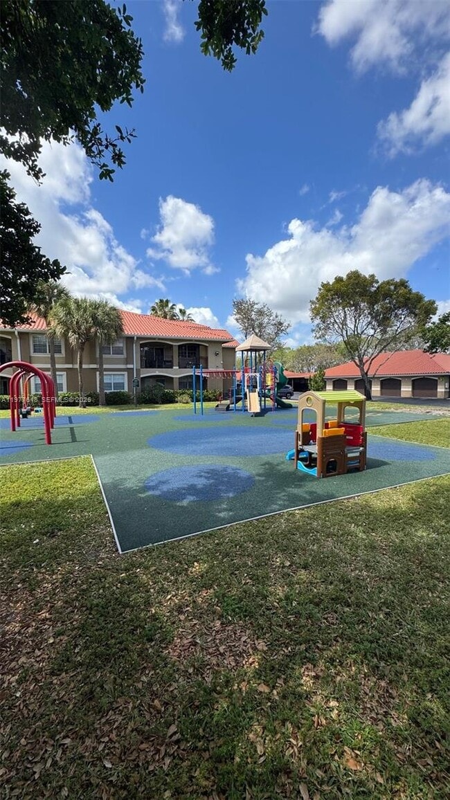 Building Photo - 131 SW 117th Ave