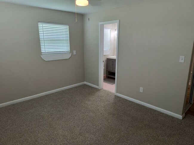 Building Photo - GORGEOUS REMODELED 3 BEDROOM 2 BATH