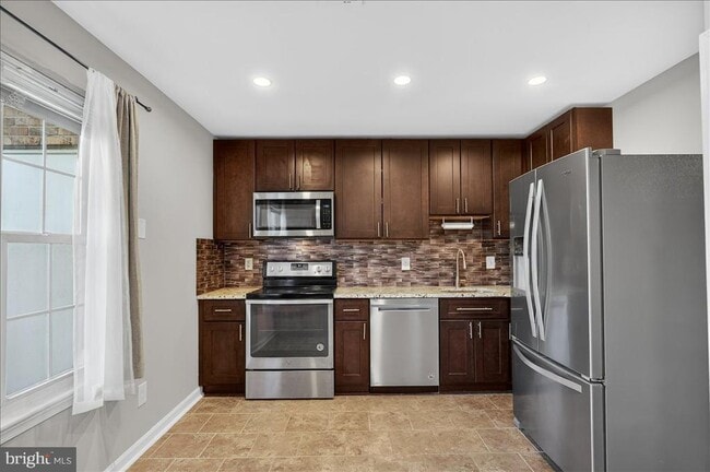 Building Photo - 16294 Taconic Cir