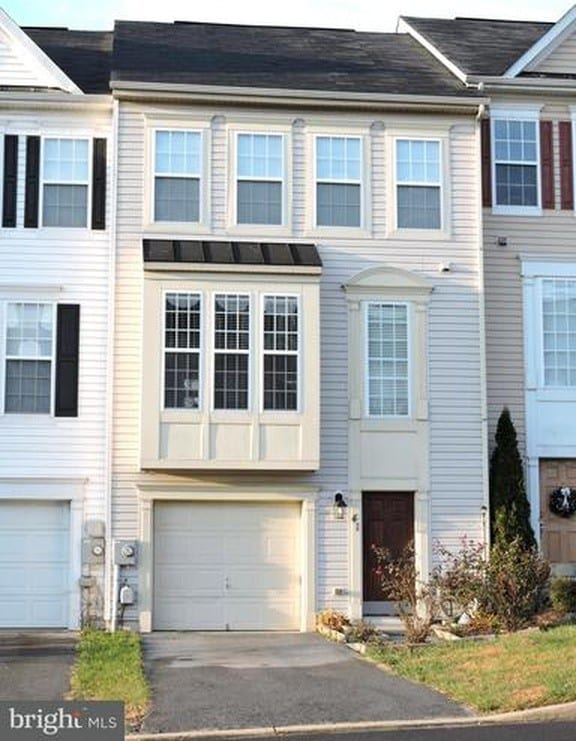 Primary Photo - 41 Scholarship Ln