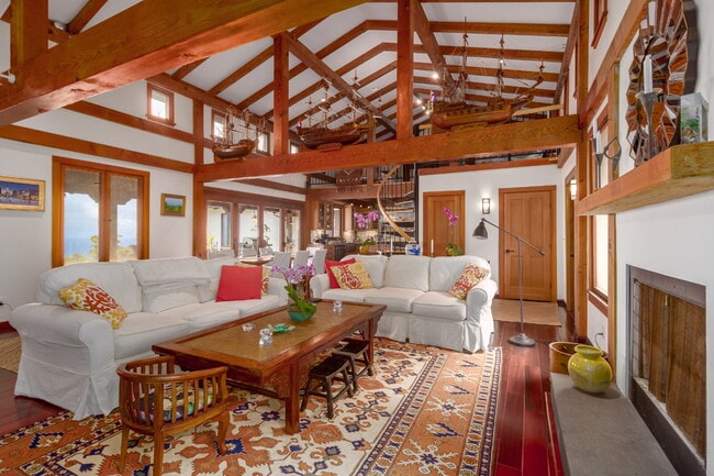 Building Photo - Furnished Spacious Hawaii Retreat with Sweeping Ocean Views