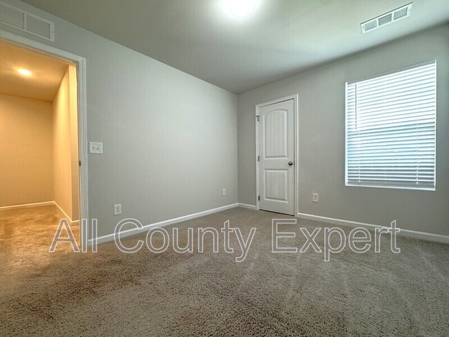 Building Photo - 280 Whitetail Cir