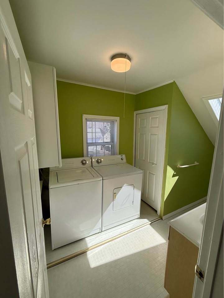 Building Photo - 439 Essex St