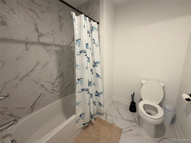 Building Photo - 51360 Whispering Rdg Dr