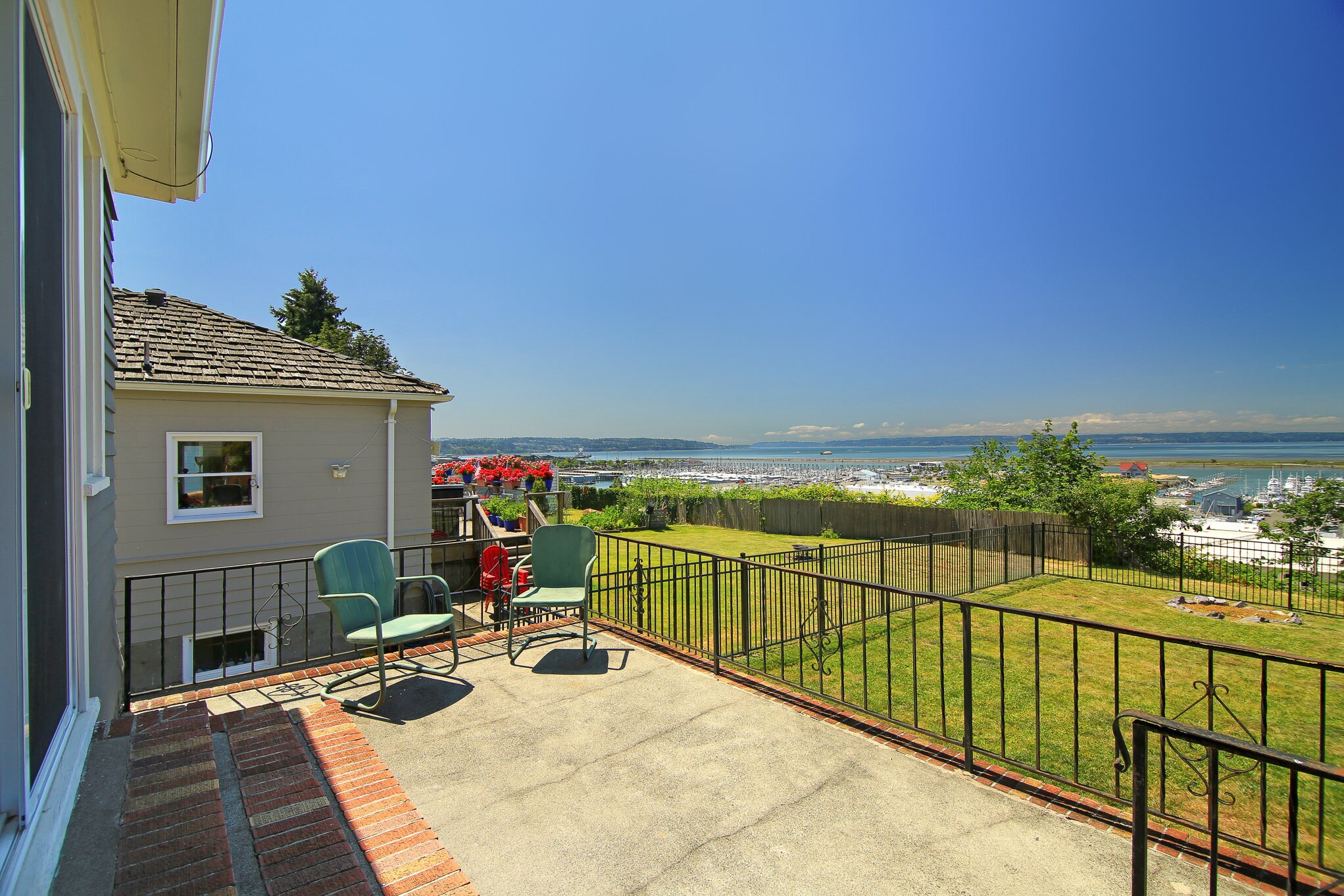 Building Photo - 1112 Grand Ave